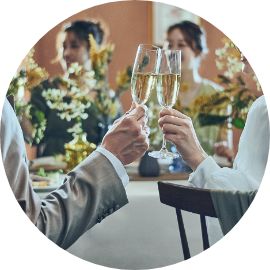 ゲスト全員分の乾杯酒